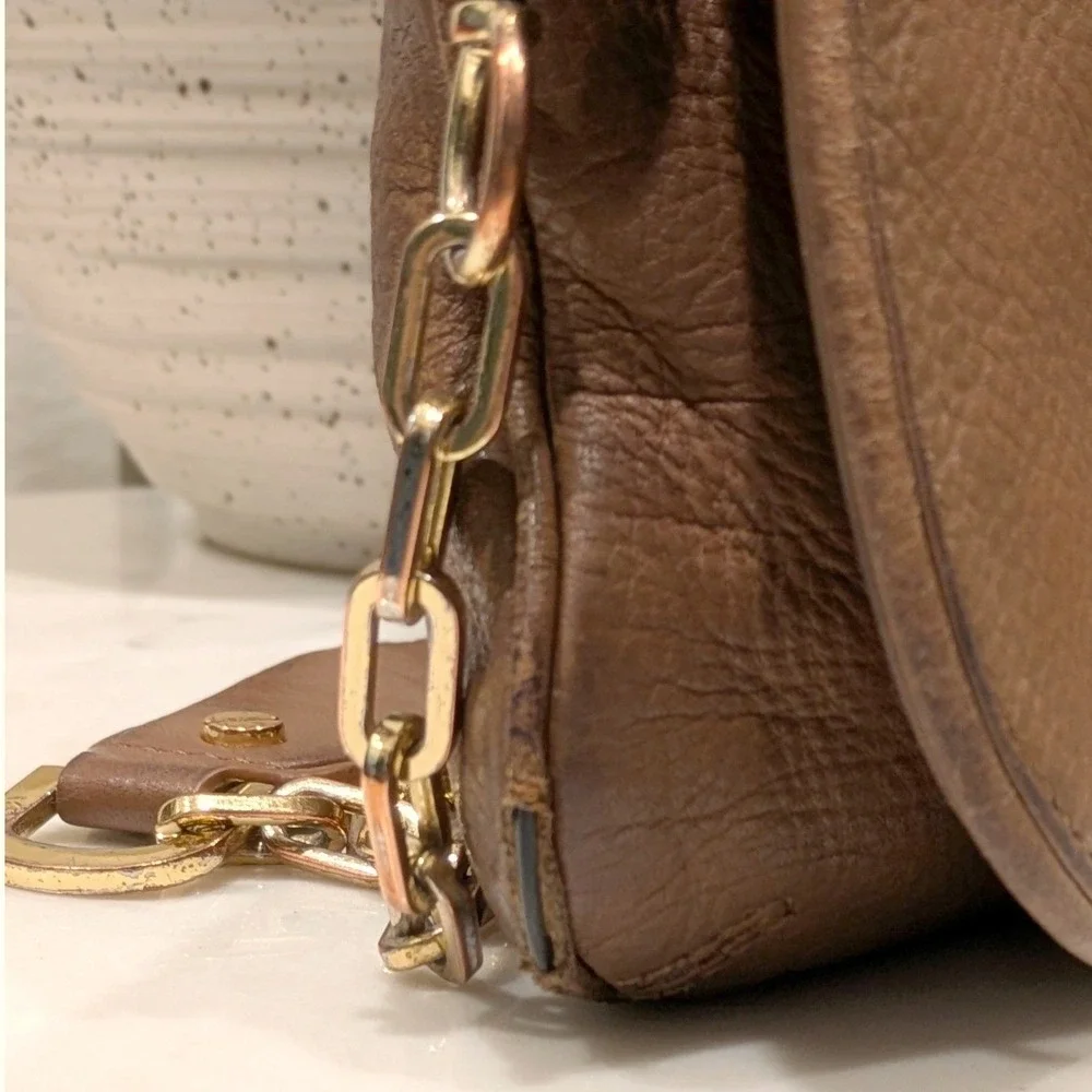 Tory Burch Amanda Clutch Bag Royal Tan Leather Gold Logo Chain Crossbody